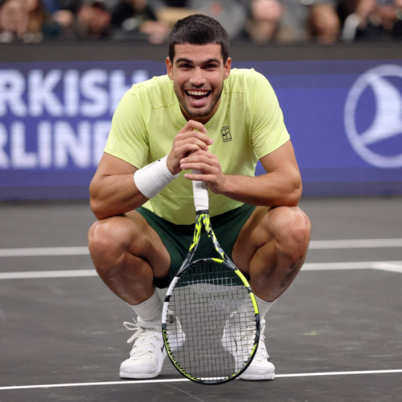 Alkaras igra i na odmoru – izgubio na egzibiciji VIDEO