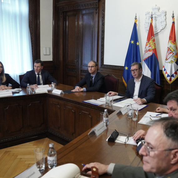 Vučić sa timovima zaduženim za energetsku stabilnost i bezbednost zemlje: Građani da ne brinu FOTO