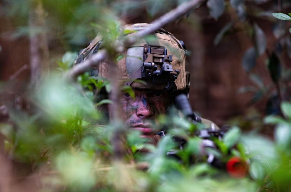 Jedni imaju nosač aviona, F-16 i moćnu mornaricu, drugi stare ruske helikoptere – njihov sukob izaziva haos