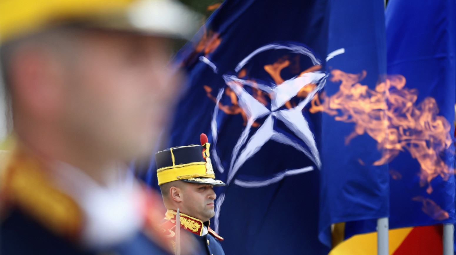 Tramp zapretio, Medvedev likuje; "NATO umire zbog Grenlanda"