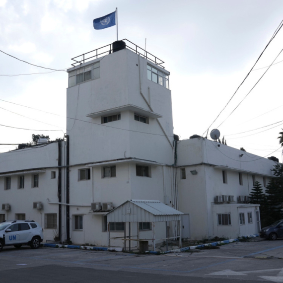 Izraelska policija upala u prostorije UNRWA i podigla zastavu Izraela FOTO/VIDEO