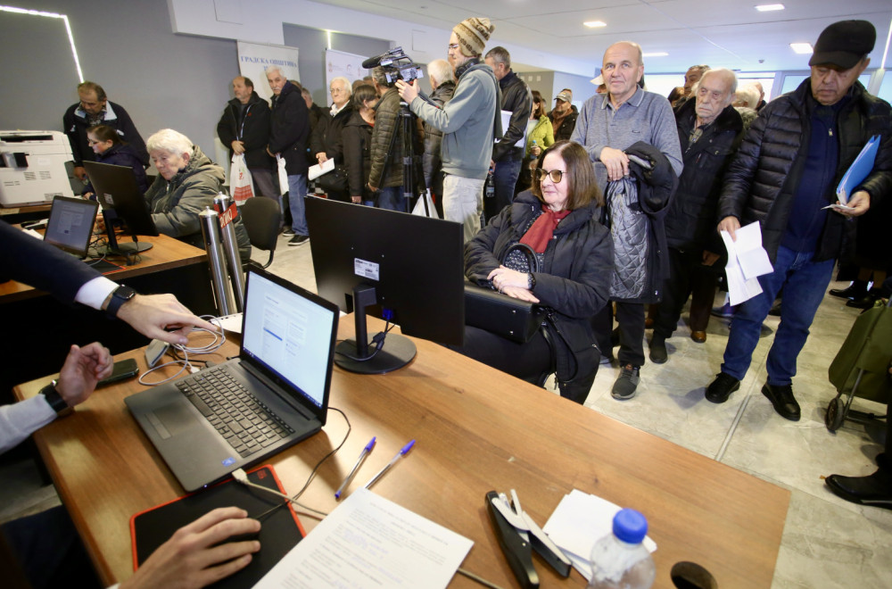 "Svoji na svome" na inicijativu Vučića: Više od 32.000 građana podnelo zahtev za legalizaciju