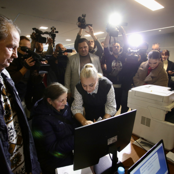 Veliki odaziv građana za legalizaciju: Prvog dana zahtev podnelo 19.000 građana FOTO