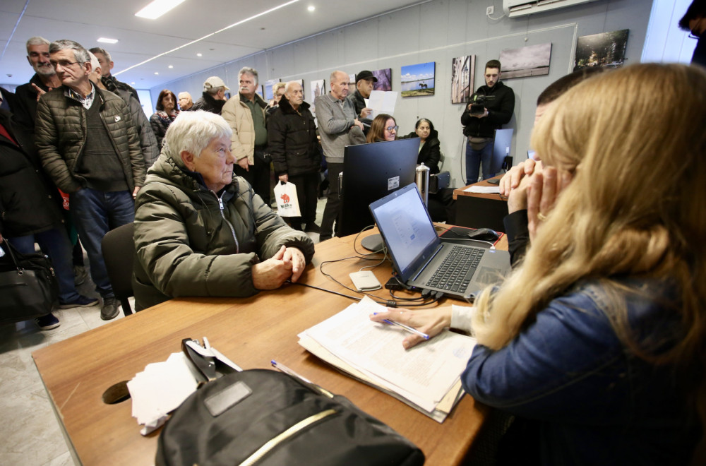 Sjajan odziv; Vučić saopštio najnovije podatke: Podneto više od 100.000 zahteva za legalizaciju