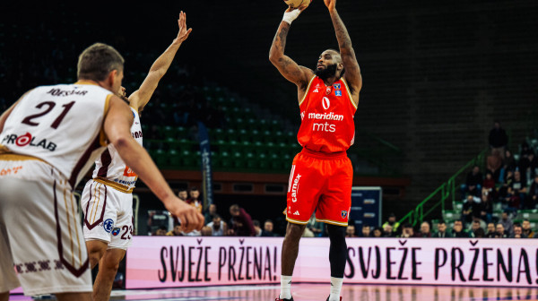 Zvezda ima dvocifrenu prednost