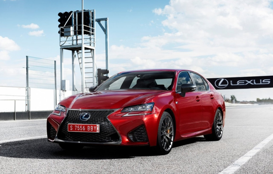 Japanski V8 otporan na metke FOTO