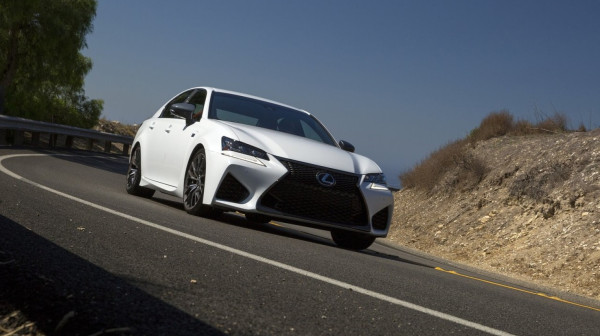 Japanski V8 "otporan na metke" FOTO