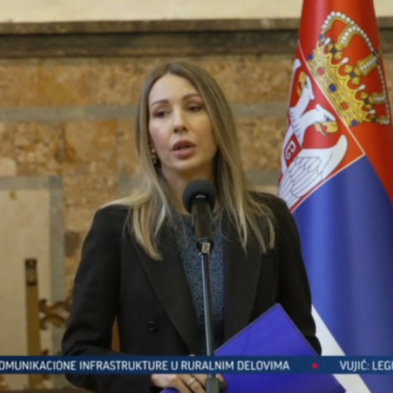 Građani veruju državi – niko nije pravio zalihe nafte; Đedović Handanović: "Naći ćemo rešenje" VIDEO