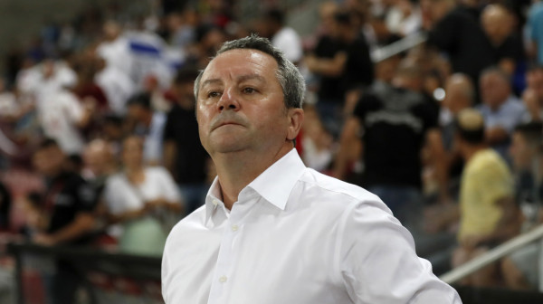 Bivši trener Zvezde se seli u komšiluk?