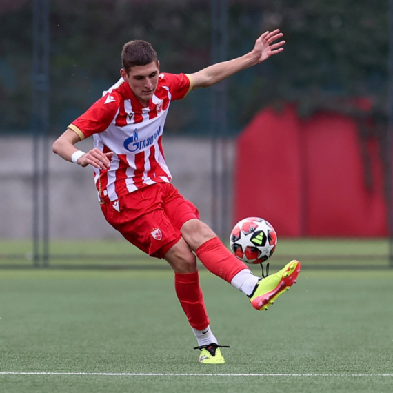 Tuča na utakmici Zvezde i Teleoptika – nemile scene kadetskog fudbala VIDEO