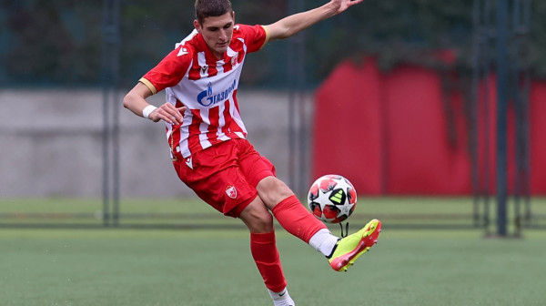 Tuča na utakmici Zvezde i Teleoptika – nemile scene kadetskog fudbala VIDEO