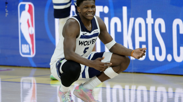 Uzalud neverovatni Edvards – Finiks bez najboljeg iznenadio Minesotu VIDEO