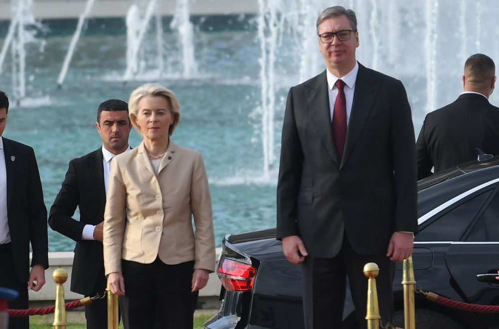 Vučić sutra u Briselu na večeri kod Ursule fon der Lajen; Prisustvovaće i Košta