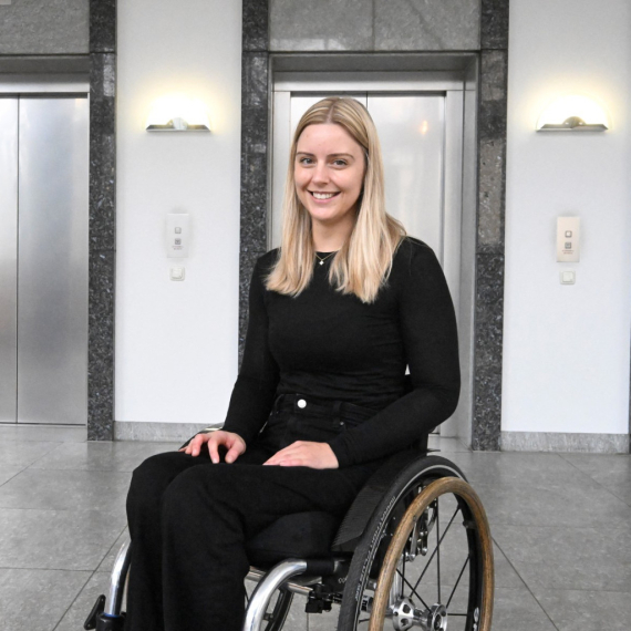 Nakon jedne nesreće je završila u invalidskim kolicima, sad leti u svemir: "Ja sam eksperiment" FOTO