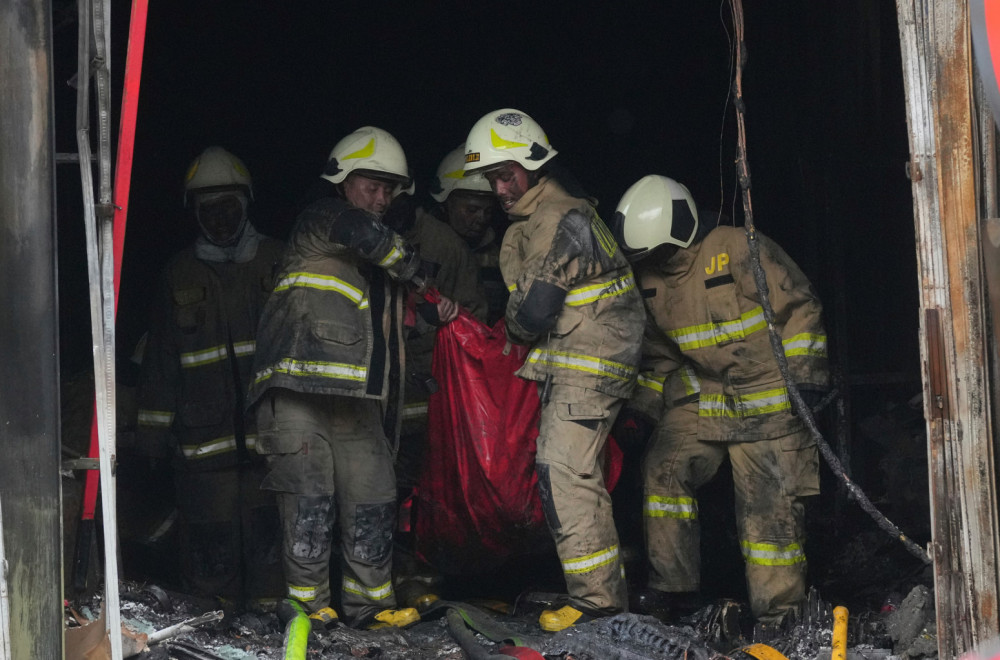 Izbio ogroman požar u poslovnoj zgradi; Broje se mrtvi FOTO