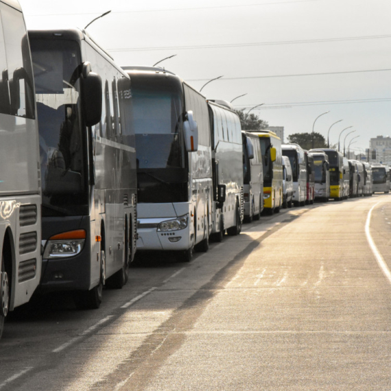 Srbi pohrlili u popularni grad u komšiluku, a na granici pakao - nema ni toaleta: "Pet sati čekanja"