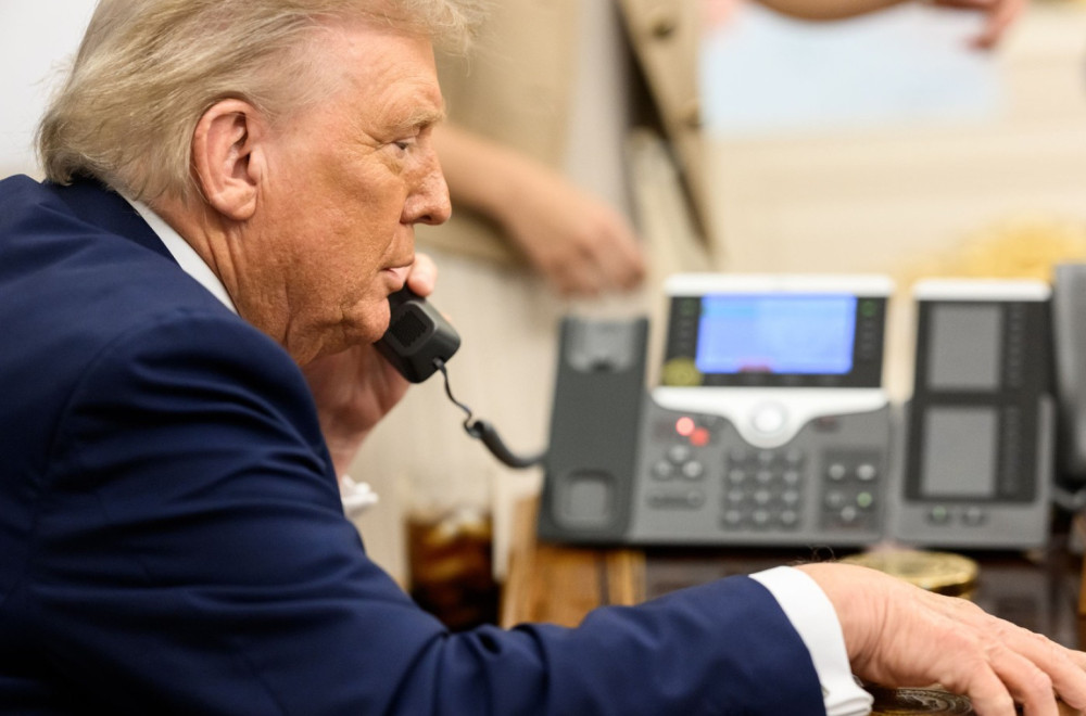 Tramp tvrdi: Obaviće poziv i rat će biti zaustavljen