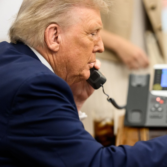 Tramp tvrdi: Obaviće poziv i rat će biti zaustavljen