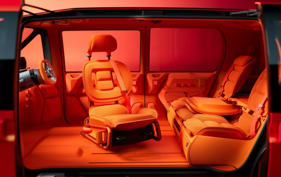 SUV je uništio minivan, ali izgleda da to niko nije javio Citroenu FOTO