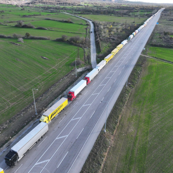 AMSS: Teretnjaci čekaju i do osam sati na Batrovcima