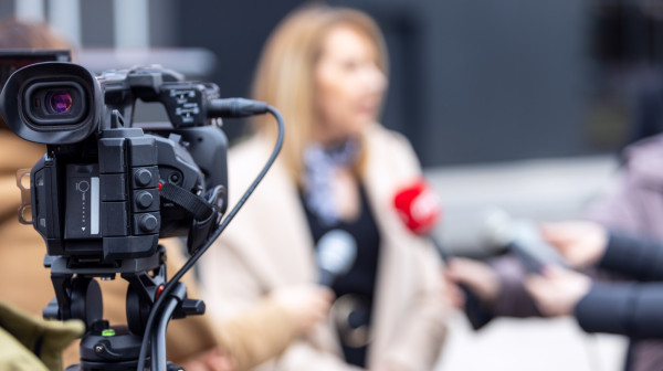 "FDU professor: If Tatalović accepted an invitation to the "Students' list", she should stop being a reporter