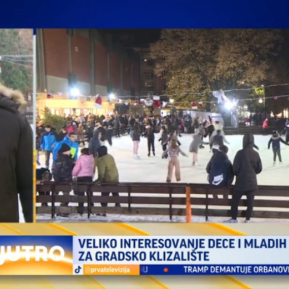 Veliko interesovanje dece i mladih za gradsko klizalište VIDEO