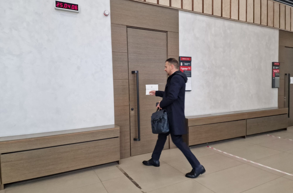 Zagorkin kandidat bez podrške u Beogradu: Majlat ušao u praznu sudnicu VIDEO