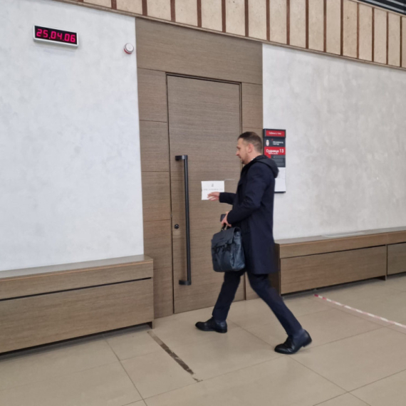 Zagorkin kandidat bez podrske u Beogradu, Majlat usao u praznu sudnicu VIDEO