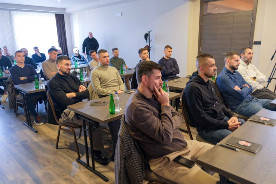 Slika za ram fudbalske Srbije – fantastična grupa kandidata za trenersku licencu