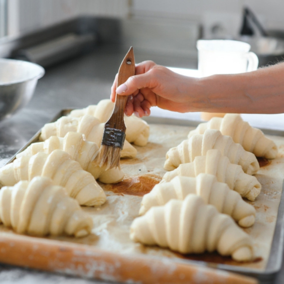Kako da testo ostane meko i sveže nekoliko dana? Dodajte samo ova dva sastojka