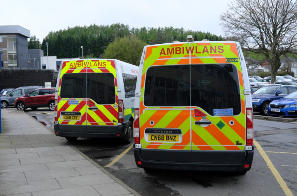 Kafić iz pakla: Pojeli nedeljni ručak, pa završili u hitnoj FOTO