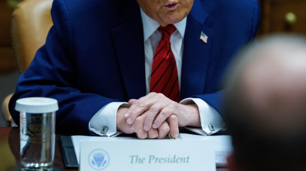 Tramp potpisao: Šta će biti s naftom? "Ovo bi bila pretnja za SAD"