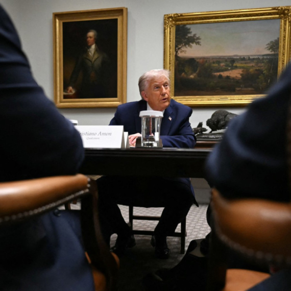 Tramp okuplja pet saveznika