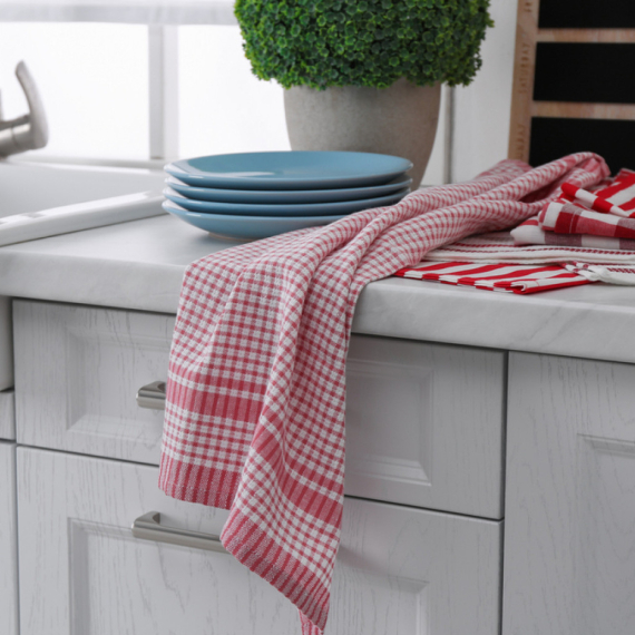 Stare kuhinjske krpe će sijati kao nove: Jeftino domaće sredstvo skida i najupornije fleke