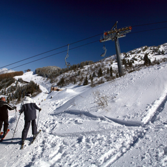 Italijani u panici: Dovozili sneg na poznato skijalište, nastao haos FOTO