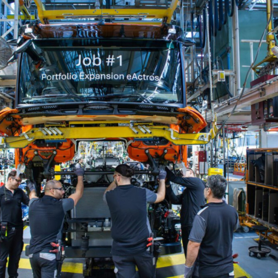 Počela proizvodnja modela Mercedes eActros 400 FOTO