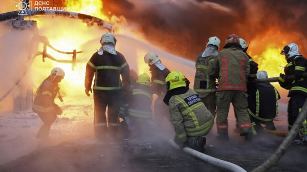Brutalni napadi; Poslato skoro 50 bespilotnih letelica; Pomeren ključni sastanak FOTO
