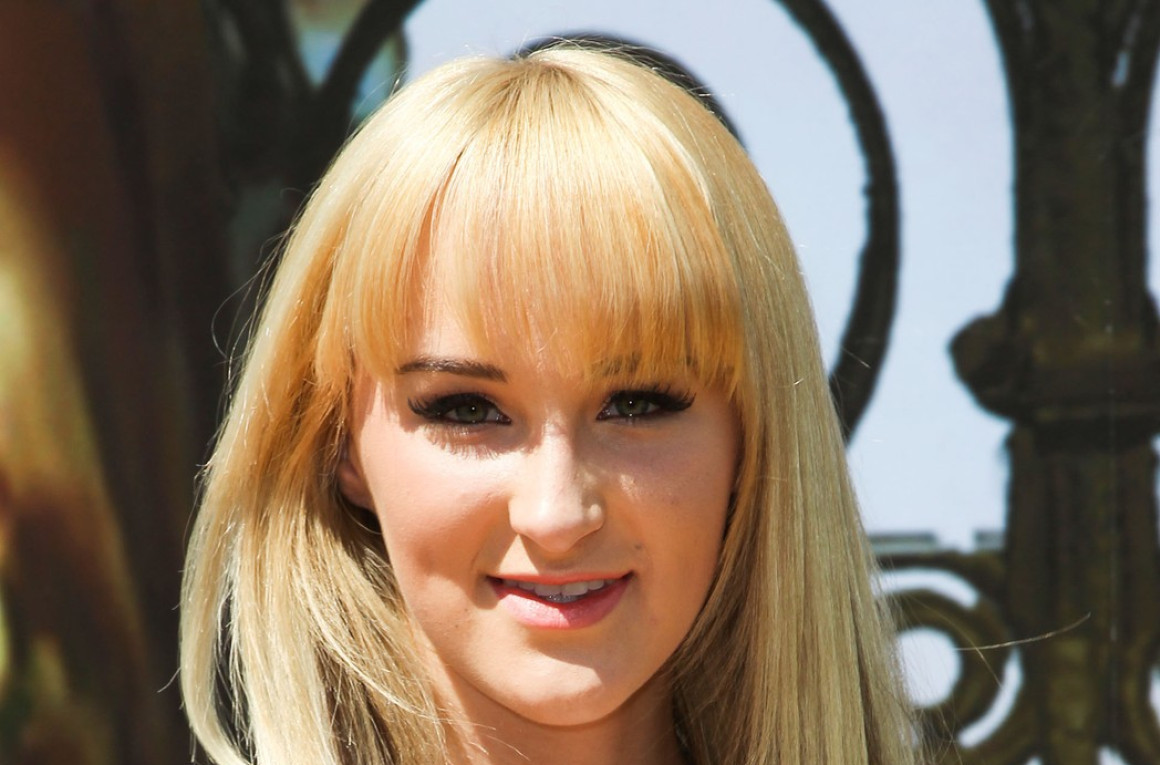 Poginula mlada pevačica: Nastupala sa slavnim bendom FOTO