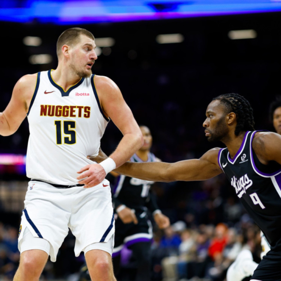 Istorijska noć Nikole Jokića – Sakramento "na kolenima" pred Denverom VIDEO