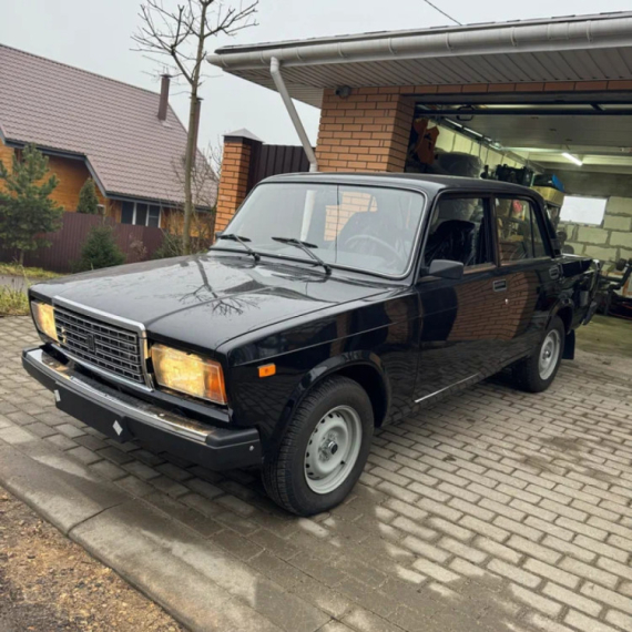 Na prodaju retka Lada: Košta 9.000 evra, evo i zbog čega FOTO