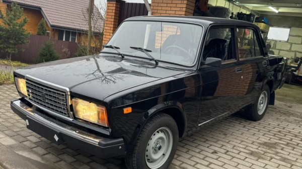 Na prodaju retka Lada: Košta 9.000 evra, evo i zbog čega FOTO