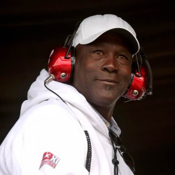 Majkl Džordan slavi "veliki dan za sport" VIDEO