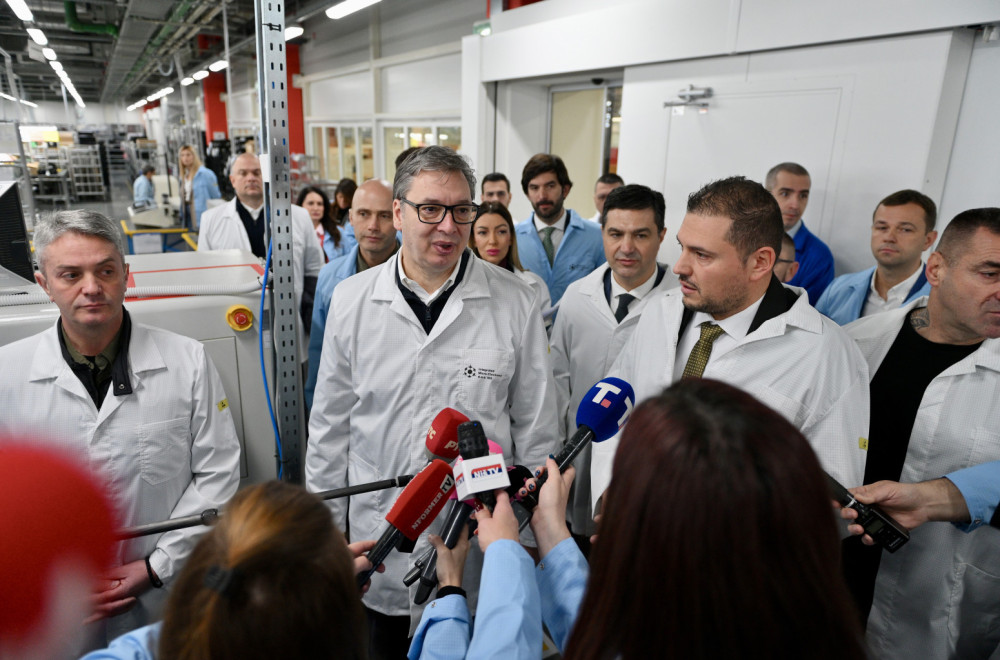 Vučić obišao fabriku Integrated Micro-Electronics: "Za samo sedam godina sa 50 na 716 zaposlenih" VIDEO