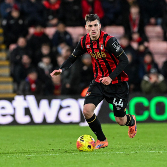 Glavobolja za Paunovića – a tek je potpisao