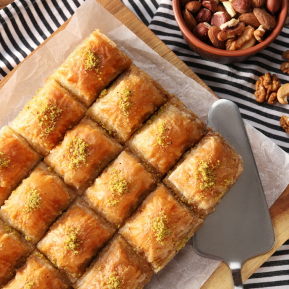 Posna baklava od samo 3 sastojka zaludeće vas ukusom: Vreme spremanja – 20 minuta