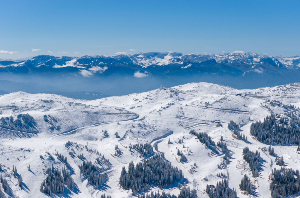 Na Jahorinu dolaze skijaši iz cele bivše Jugoslavije, a evo kakve su cene VIDEO