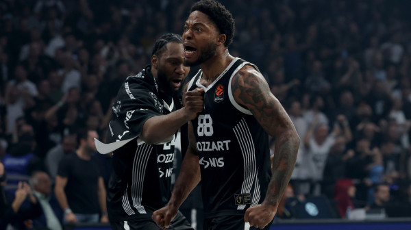 Tajrik Džons imao poruku za "grobare" posle pobede nad Zvezdom