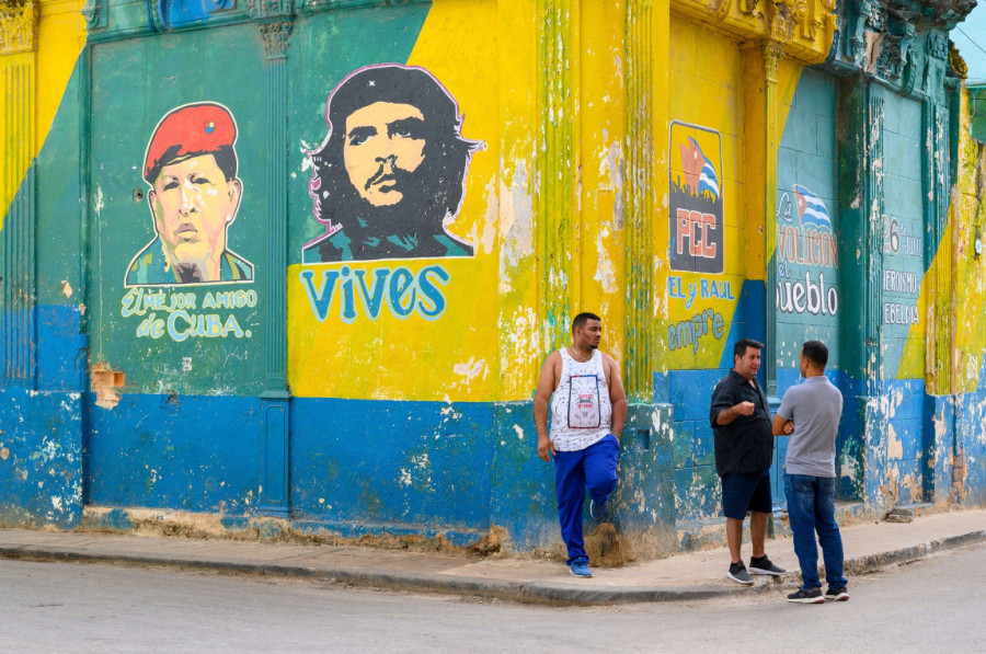 Zli, ubilački diktator; Sve je jasno – ovo je prava meta