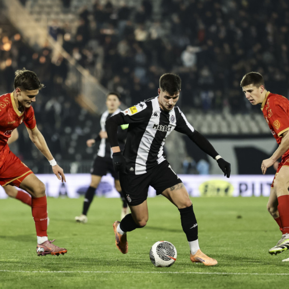 Fenjeraš odoleva u Humskoj