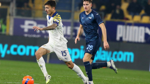 Lacio sa dva igrača manje pobedio Parmu